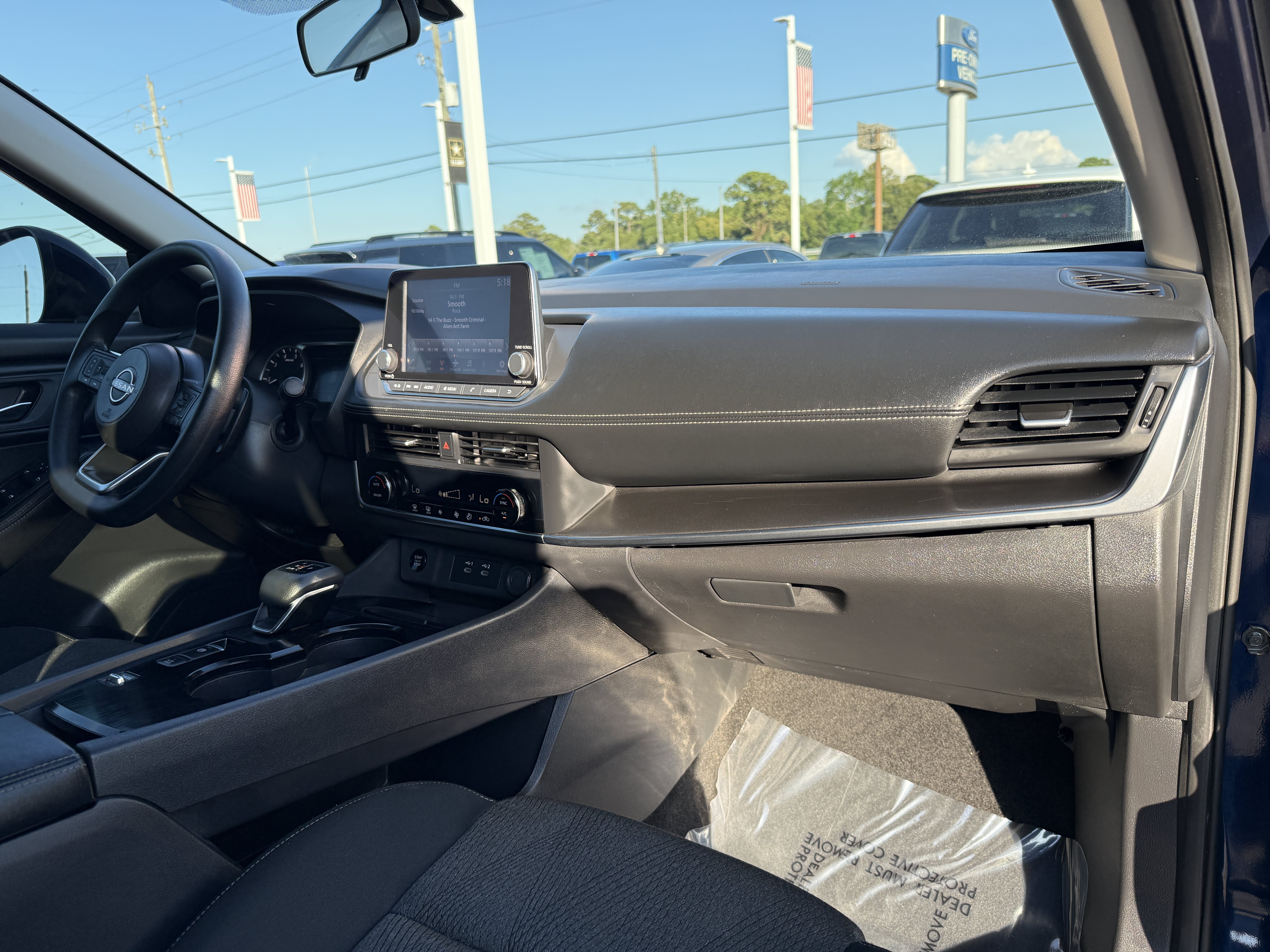Used 2024 Nissan Rogue SV FWD image 15