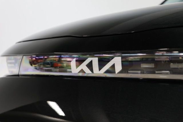Used 2025 Kia Soul LX FWD image 12