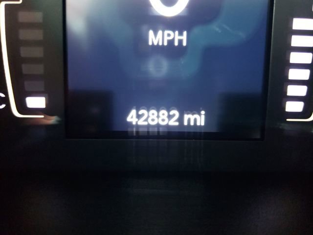 Used 2019 Jeep Cherokee Latitude Plus w/ Cold Weather Group image 21