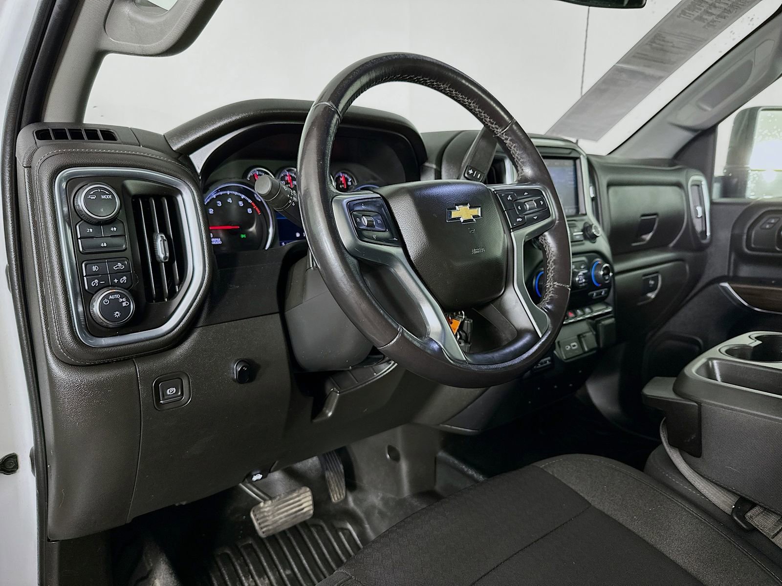Used 2021 Chevrolet Silverado 2500 LT image 10