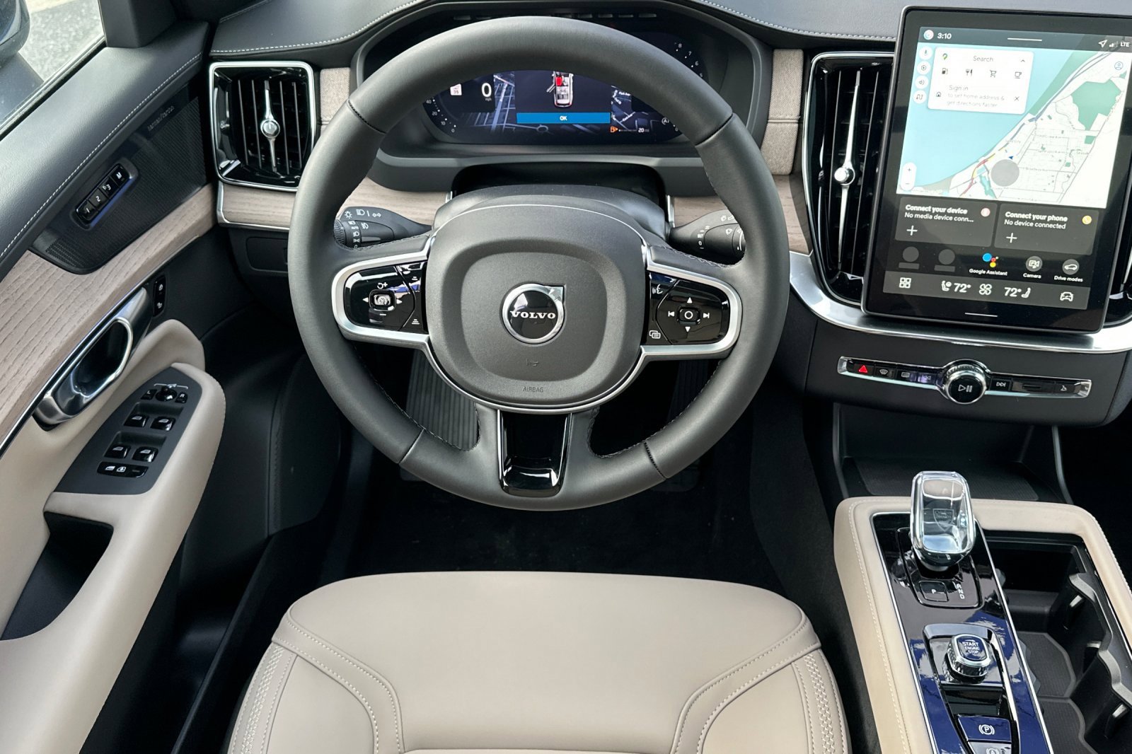 New 2026 Volvo XC90 B5 Plus w/ Protection Package image 13