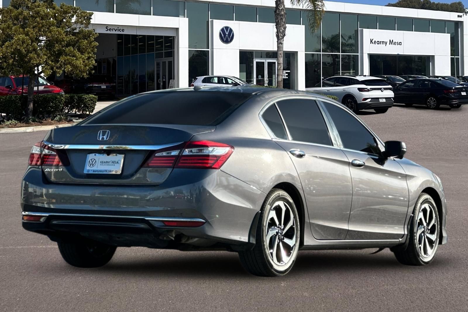 Used 2016 Honda Accord EX image 4