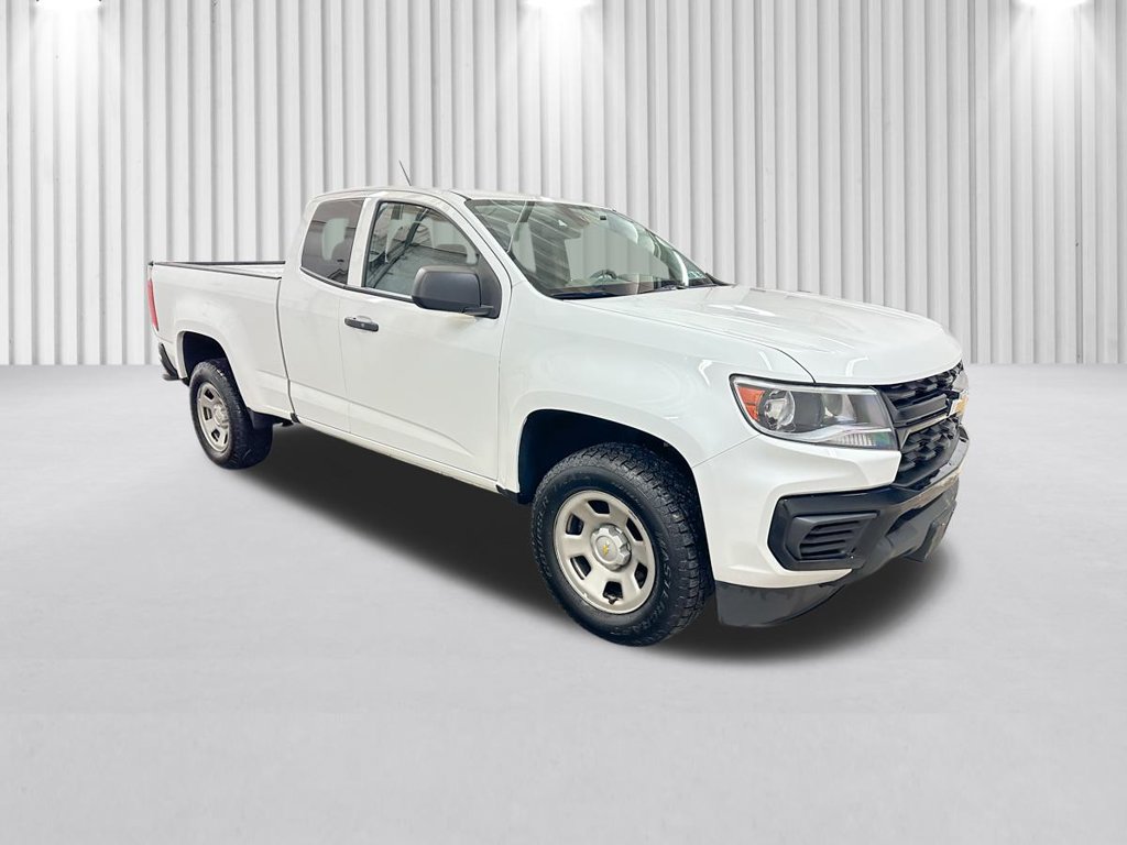 Used 2022 Chevrolet Colorado W/T AWD/4WD image 2