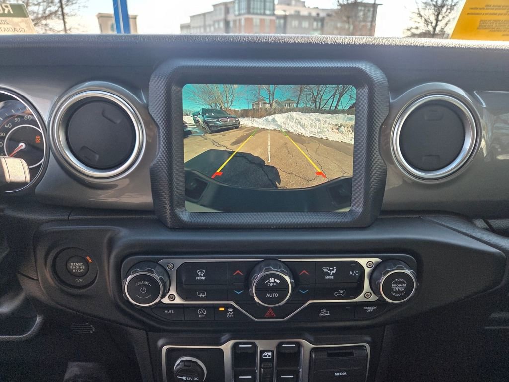 Used 2023 Jeep Gladiator Overland image 14