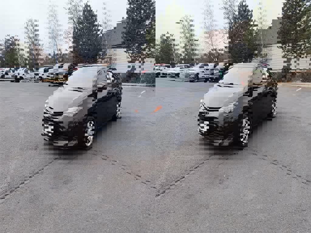 Used 2019 Toyota Corolla LE image 2