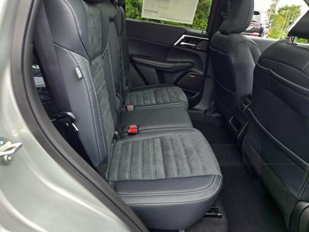 New 2026 Mitsubishi Outlander SE AWD/4WD image 7