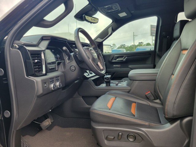 Used 2025 GMC Sierra 1500 AT4 w/ AT4 Premium Package AWD/4WD image 10