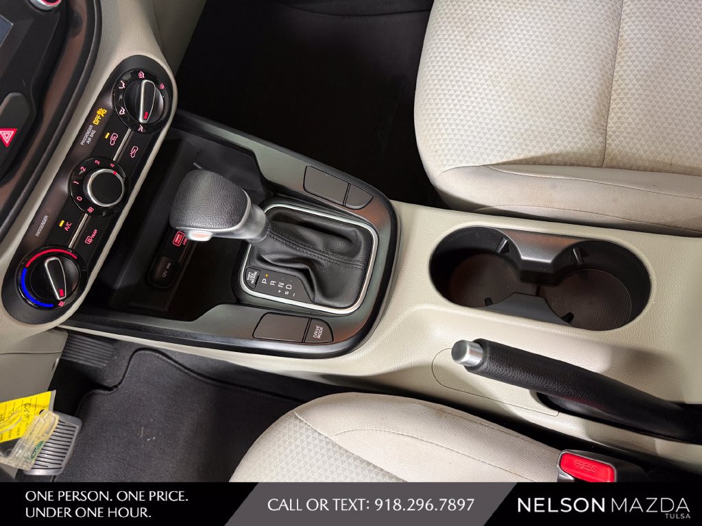 Used 2020 Kia Soul LX FWD image 29