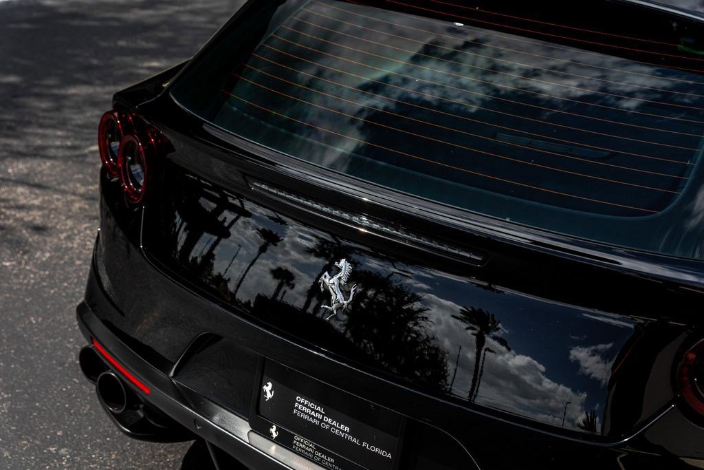 Used 2018 Ferrari GTC4Lusso AWD/4WD image 50