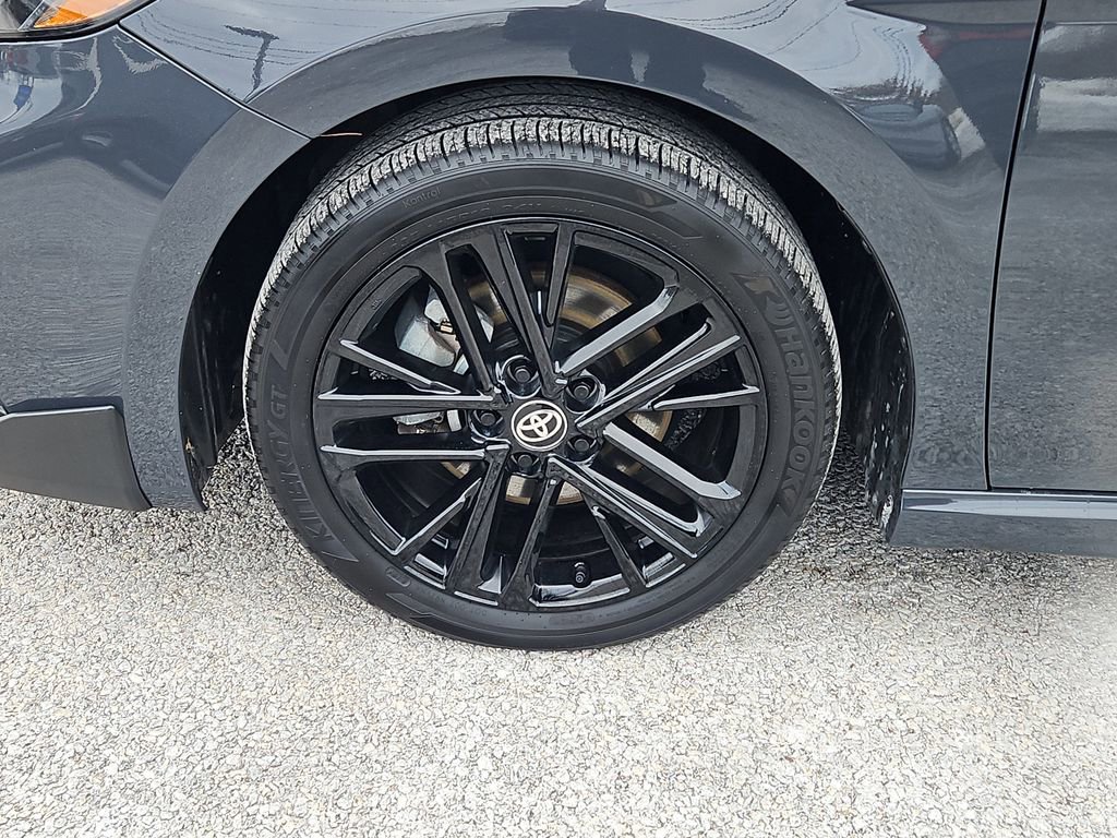 Used 2025 Toyota Camry SE w/ Convenience Package image 7