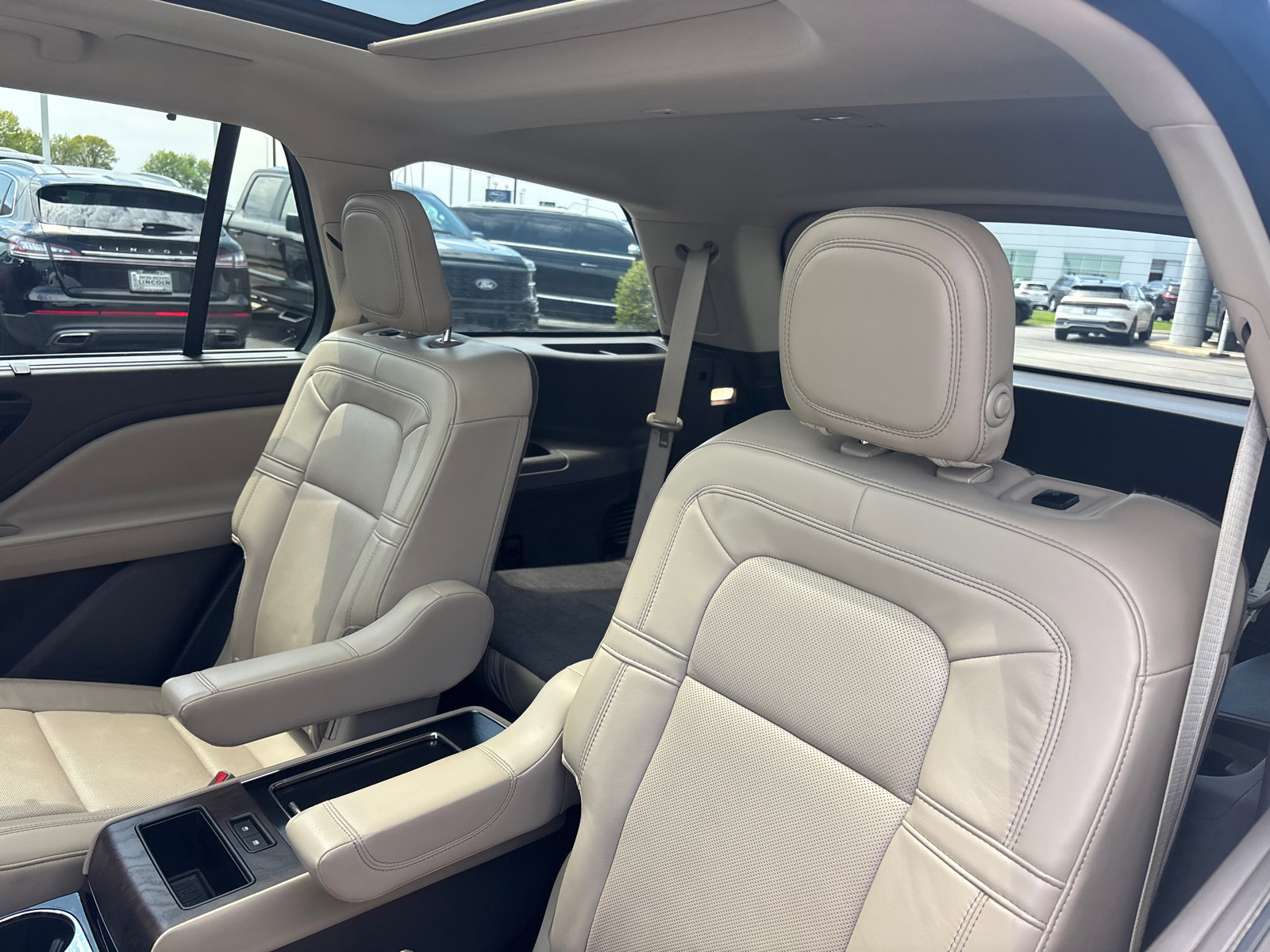 Used 2020 Lincoln Aviator Reserve w/ Equipment Group 202A AWD/4WD image 25