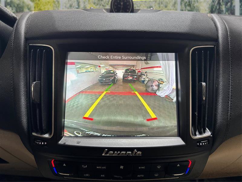 Used 2018 Maserati Levante AWD/4WD image 28