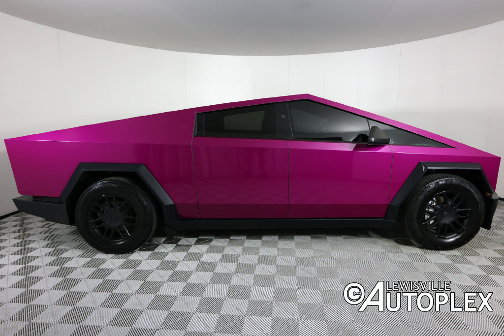 Used 2024 Tesla Cybertruck AWD Crew Cab image 4
