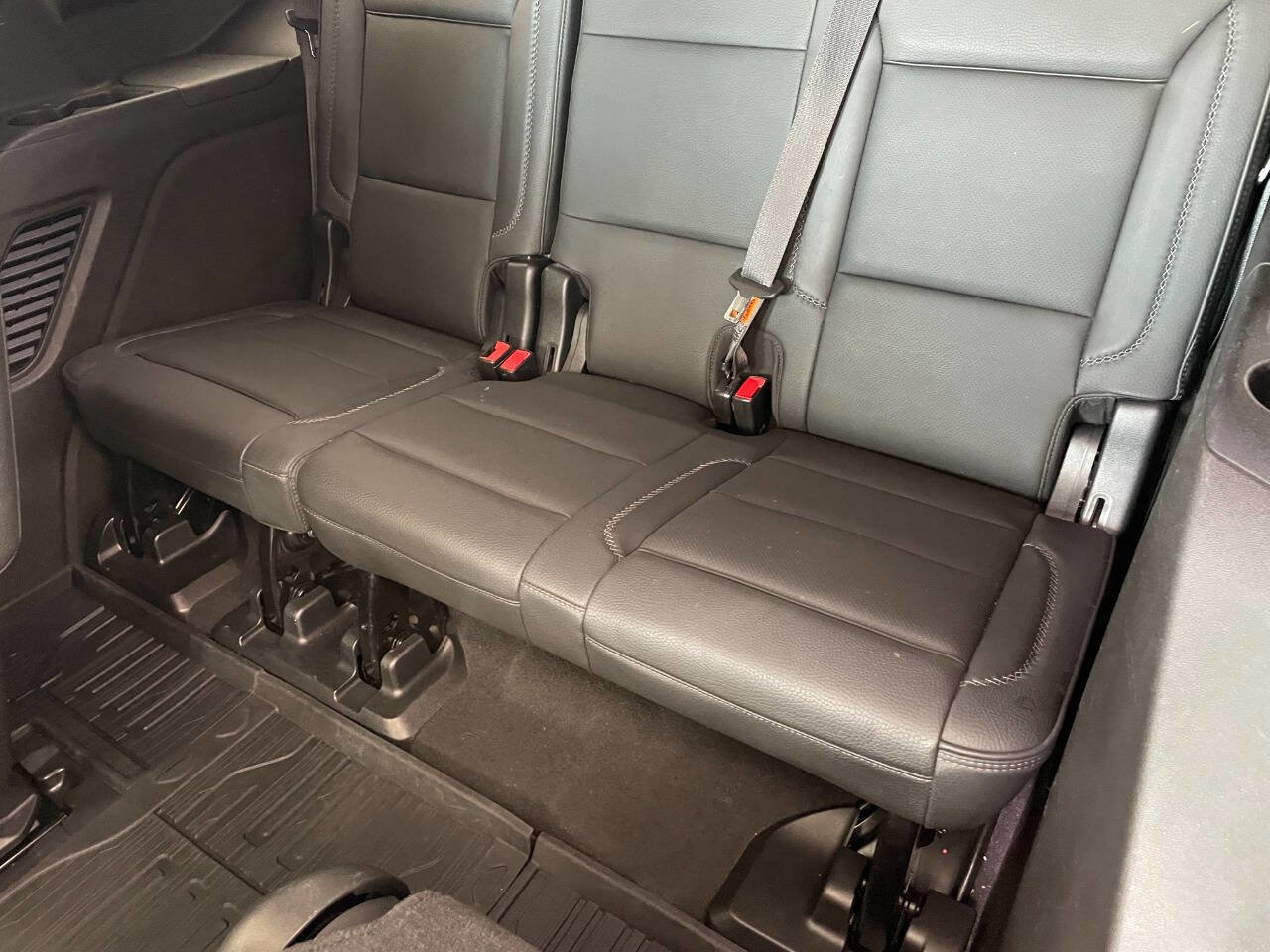 Used 2021 GMC Yukon Denali w/ Denali Premium Package image 23