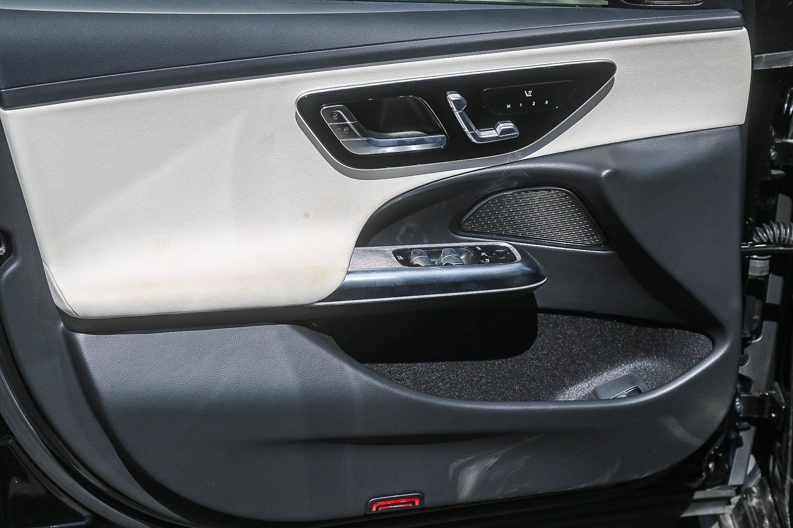 New 2026 Mercedes-Benz E 350 4MATIC Sedan image 20