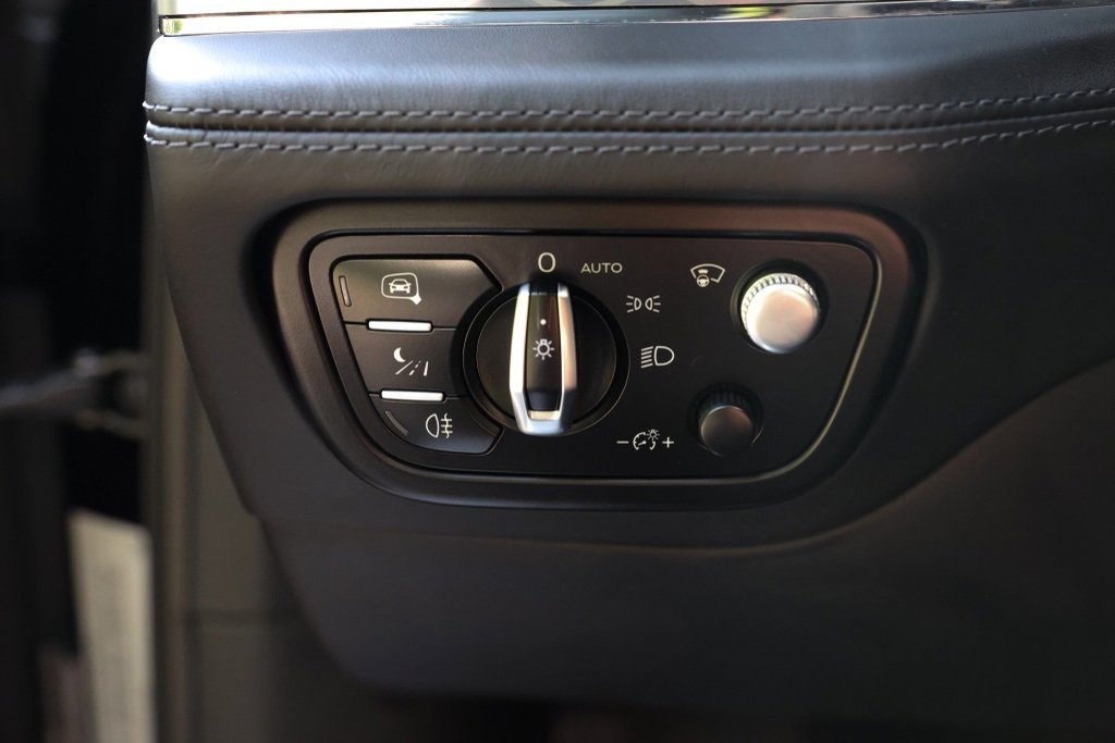 Used 2023 Bentley Bentayga Speed image 46