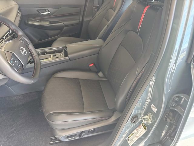 New 2026 Nissan Sentra SR w/ SR Premium Package FWD image 24
