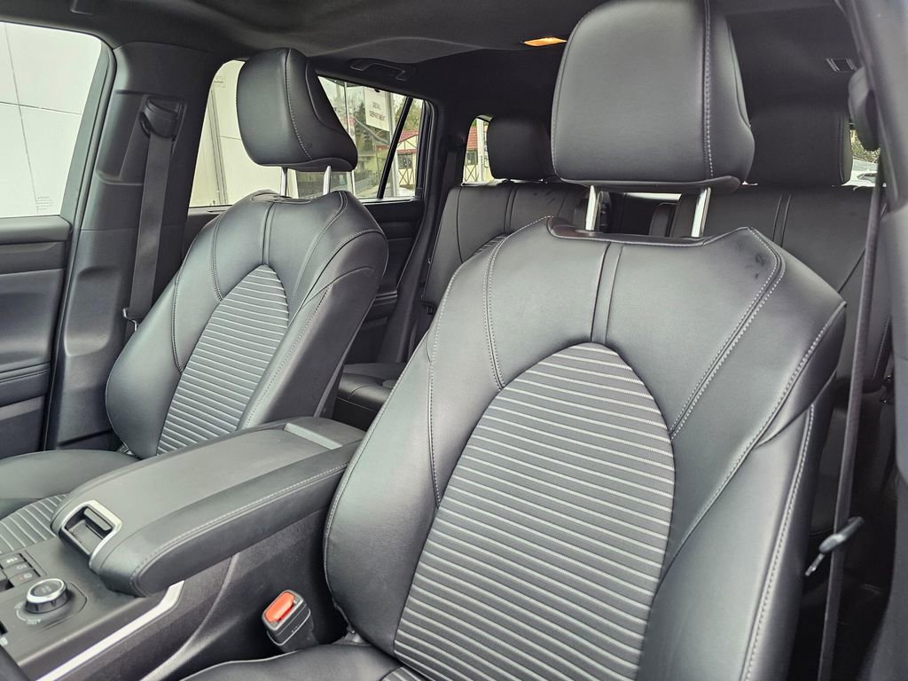 Certified 2025 Toyota Highlander XSE image 23