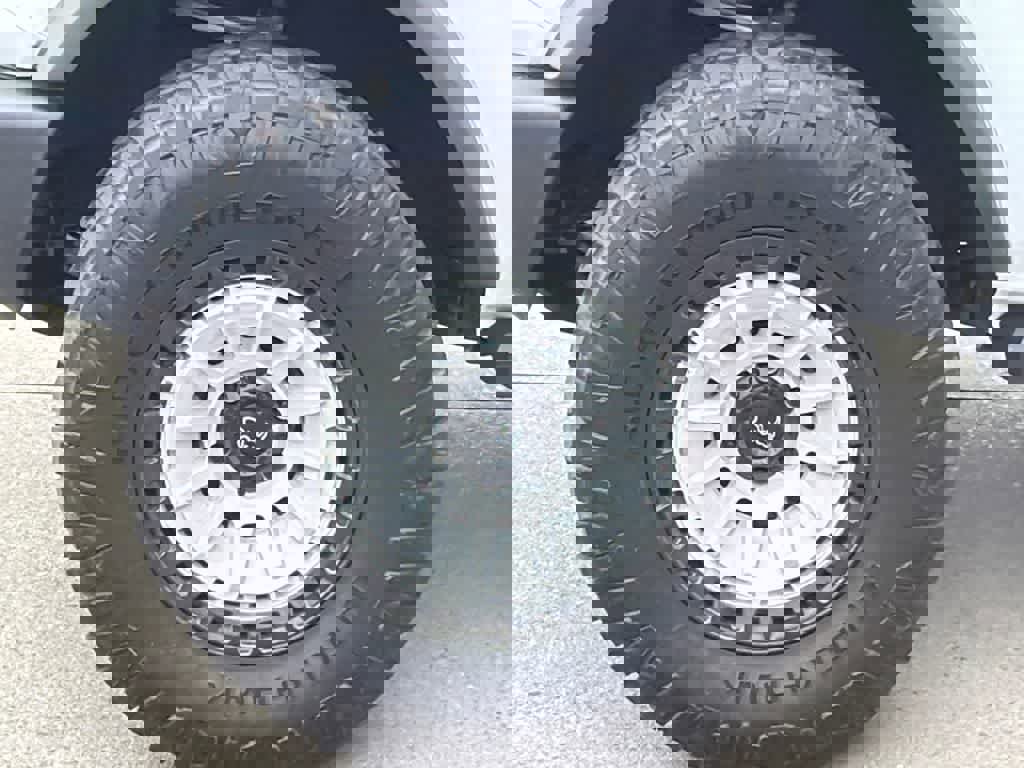 Used 2025 Ford Bronco 4-Door image 9