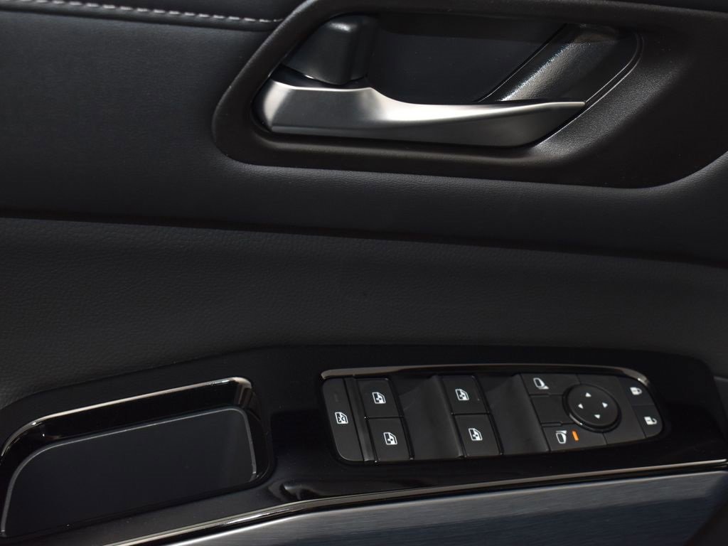 Certified 2025 Nissan Pathfinder SL w/ SL Premium Package image 13