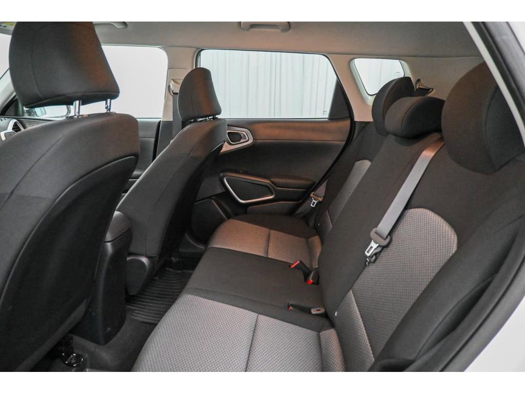 Used 2025 Kia Soul LX image 19