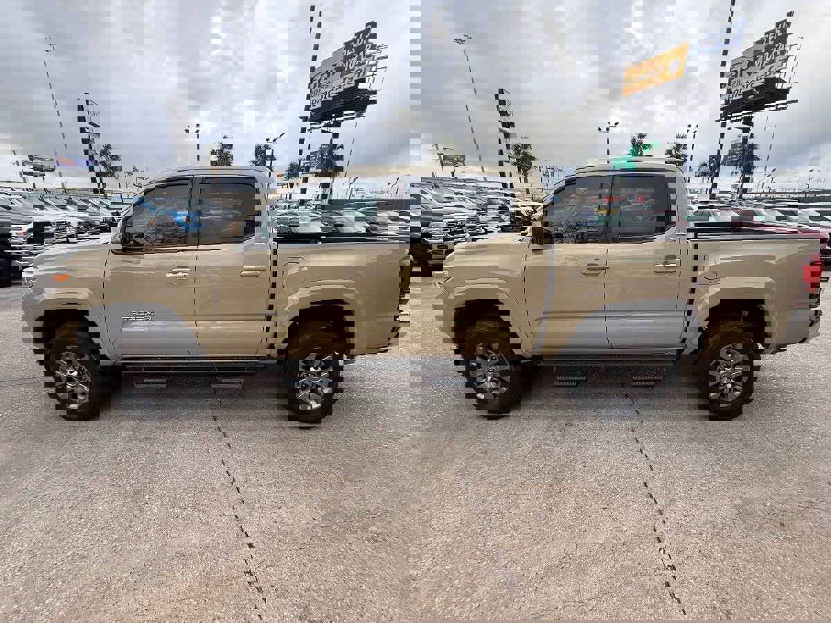 Used 2019 Toyota Tacoma SR5 RWD image 8