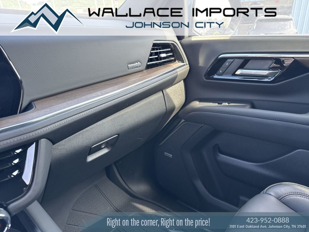 Used 2025 Chevrolet Suburban High Country w/ Sun And Tow Package AWD/4WD image 21