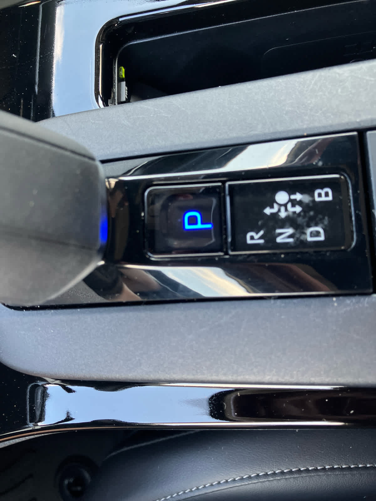 Certified 2026 Toyota Prius XLE FWD image 27