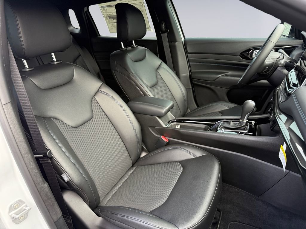 New 2026 Jeep Compass Latitude image 17