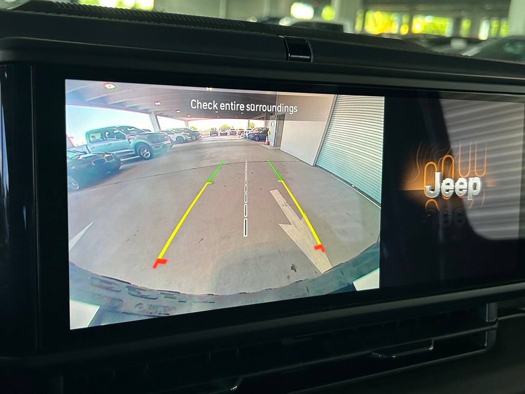 Used 2024 Jeep Wrangler Unlimited Rubicon 4xe AWD/4WD image 23