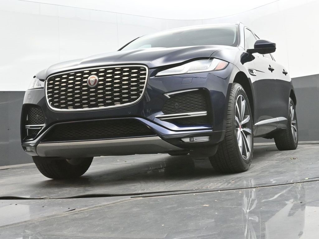 Used 2023 Jaguar F-PACE S image 31