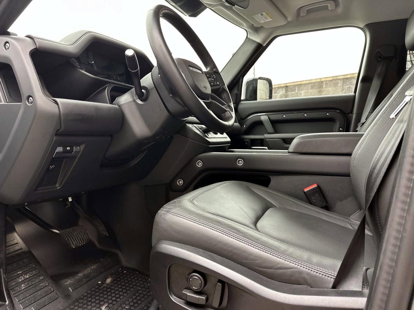 Used 2025 Land Rover Defender 110 S image 11