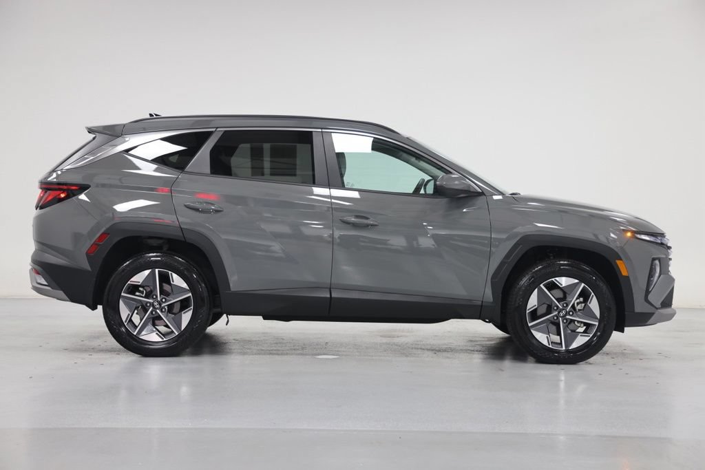 Certified 2025 Hyundai Tucson SEL AWD/4WD image 8