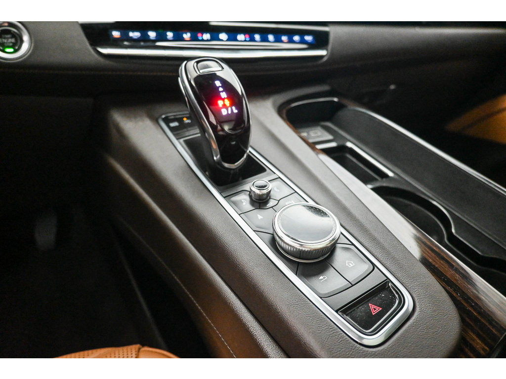 Used 2023 Cadillac Escalade Premium Luxury AWD/4WD image 13