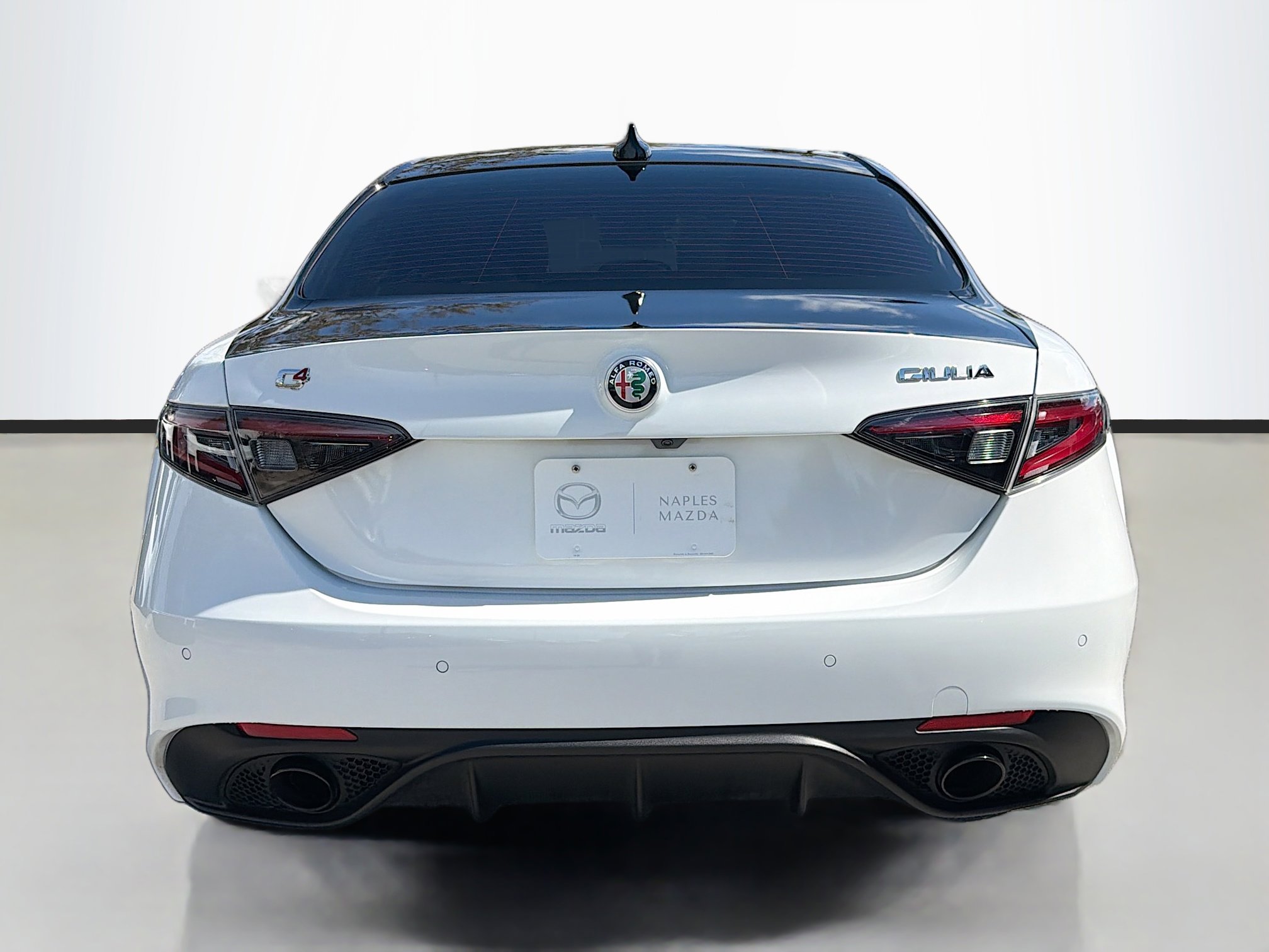Used 2025 Alfa Romeo Giulia AWD w/ Driving Assist Package image 4