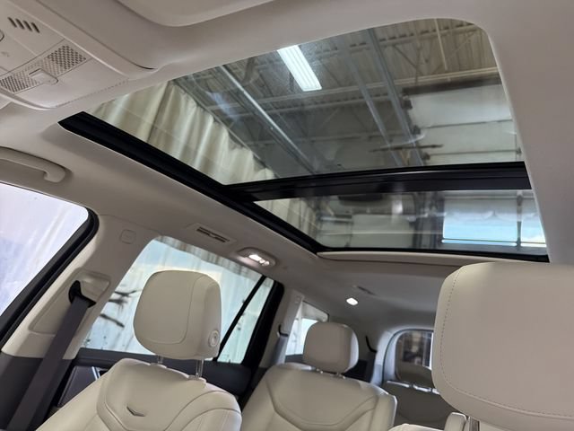 Used 2023 Cadillac XT6 Premium Luxury w/ LPO, Floor Liner Package AWD/4WD image 23