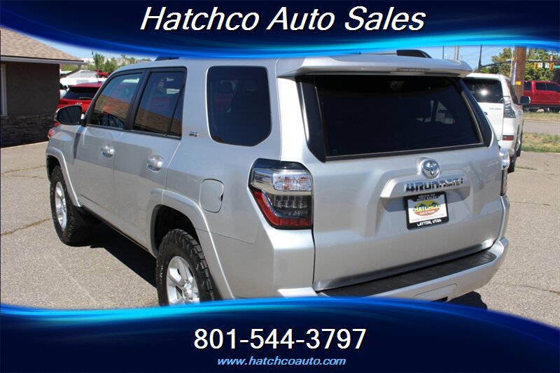 Used 2022 Toyota 4Runner SR5 Premium AWD/4WD image 3