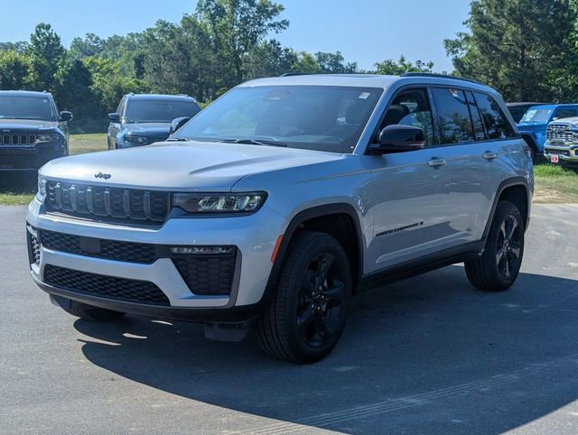 New 2026 Jeep Grand Cherokee Limited w/ Limited Altitude Package AWD/4WD image 4