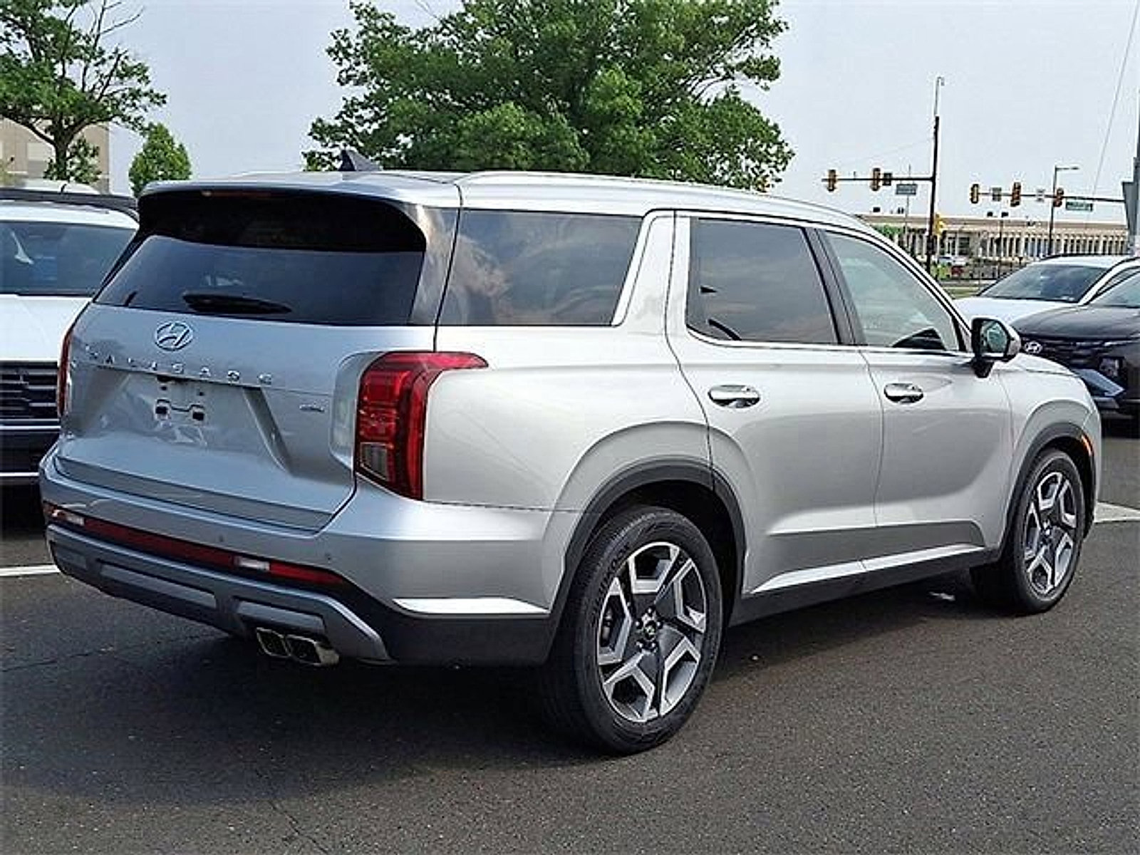Used 2024 Hyundai Palisade Limited AWD/4WD image 7