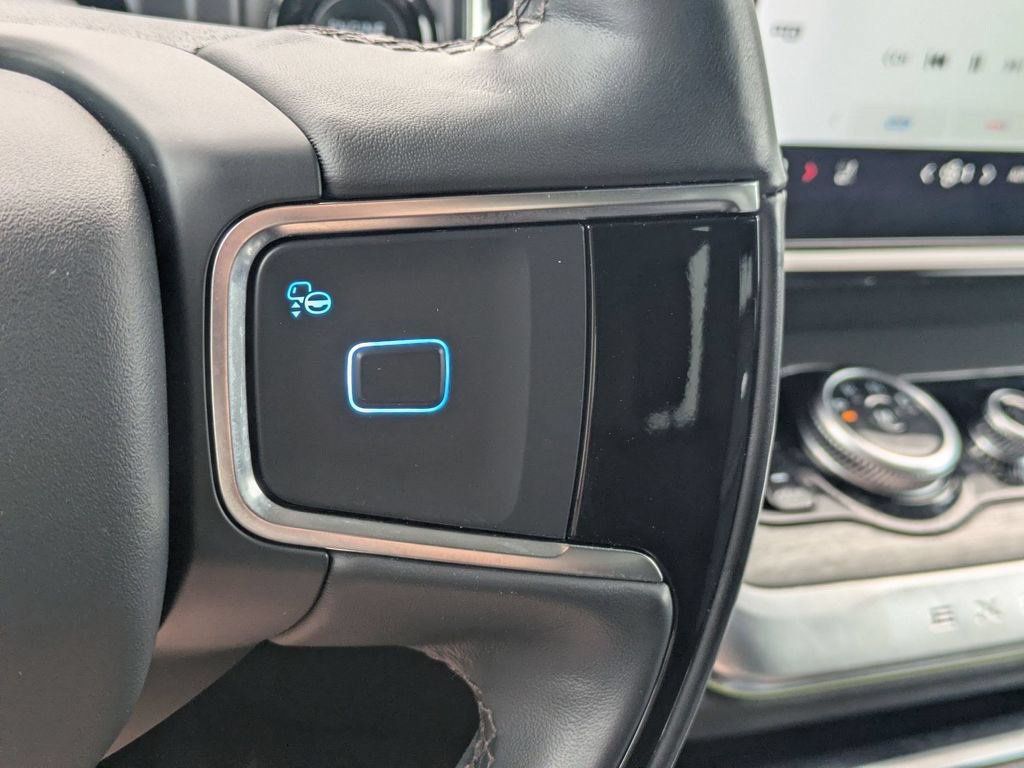 Used 2025 Ford Expedition Platinum AWD/4WD image 18
