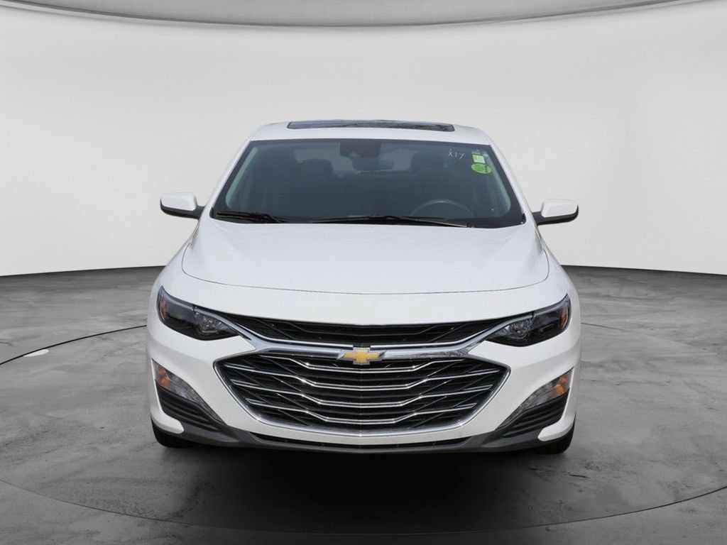 Used 2024 Chevrolet Malibu LT FWD image 2