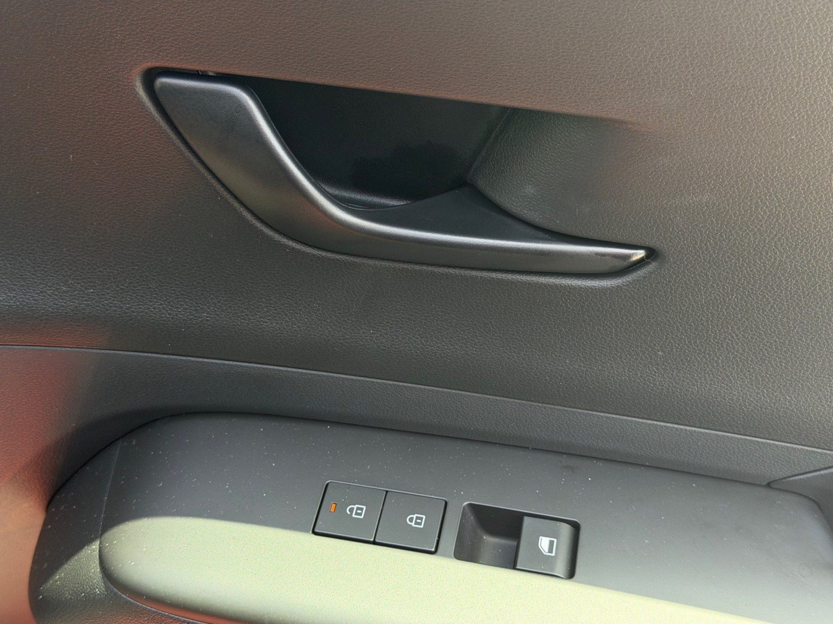 Used 2025 Hyundai Kona SEL FWD image 9