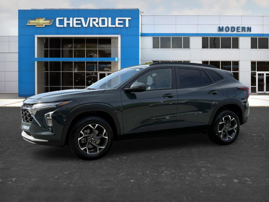 Used 2025 Chevrolet Trax LT image 1