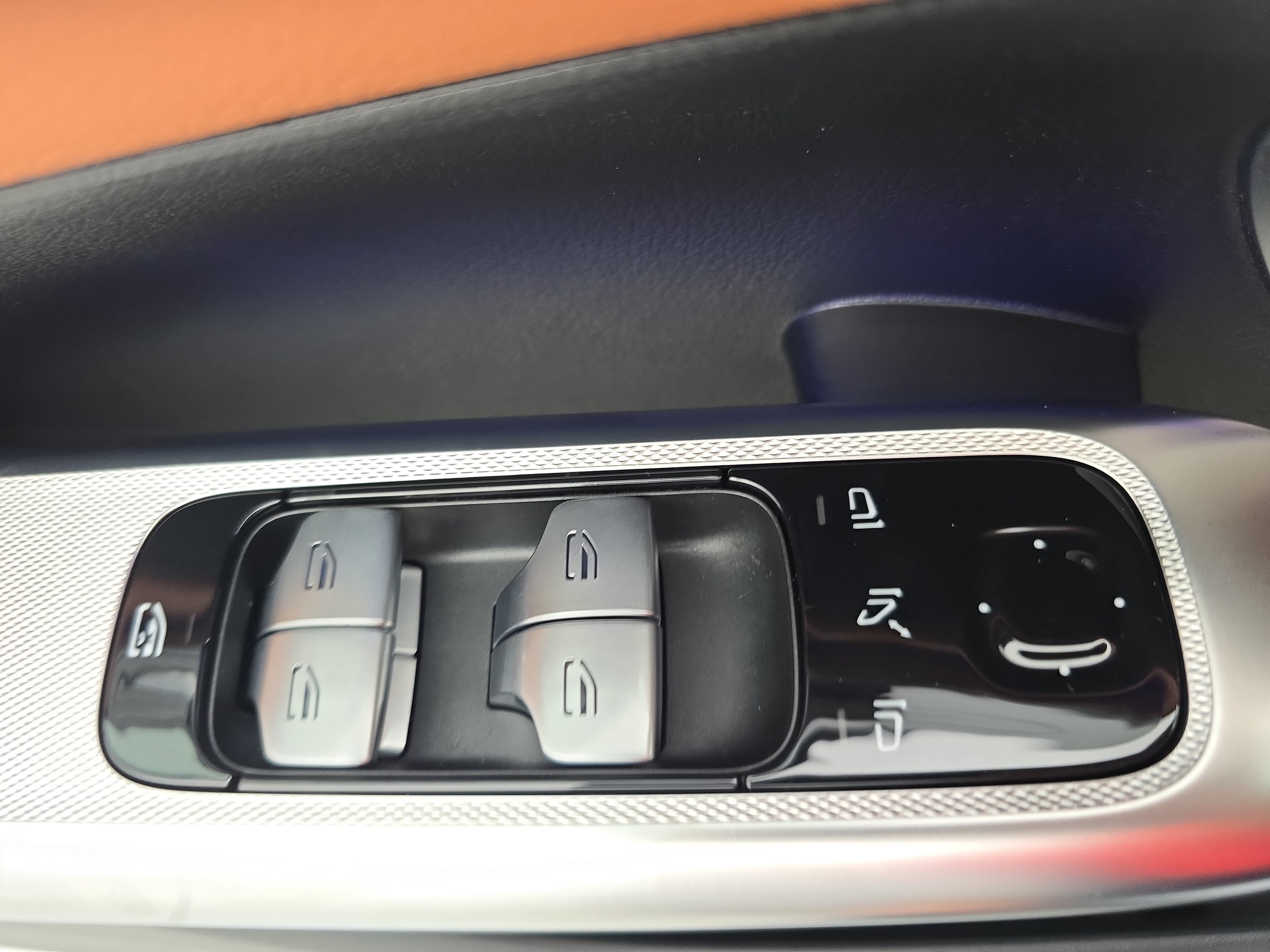 Certified 2026 Mercedes-Benz GLC 300 image 28