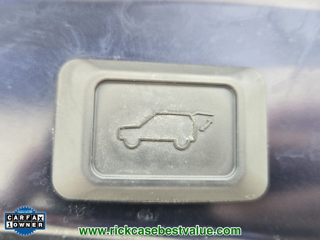 Used 2023 Toyota RAV4 XLE Premium FWD image 15