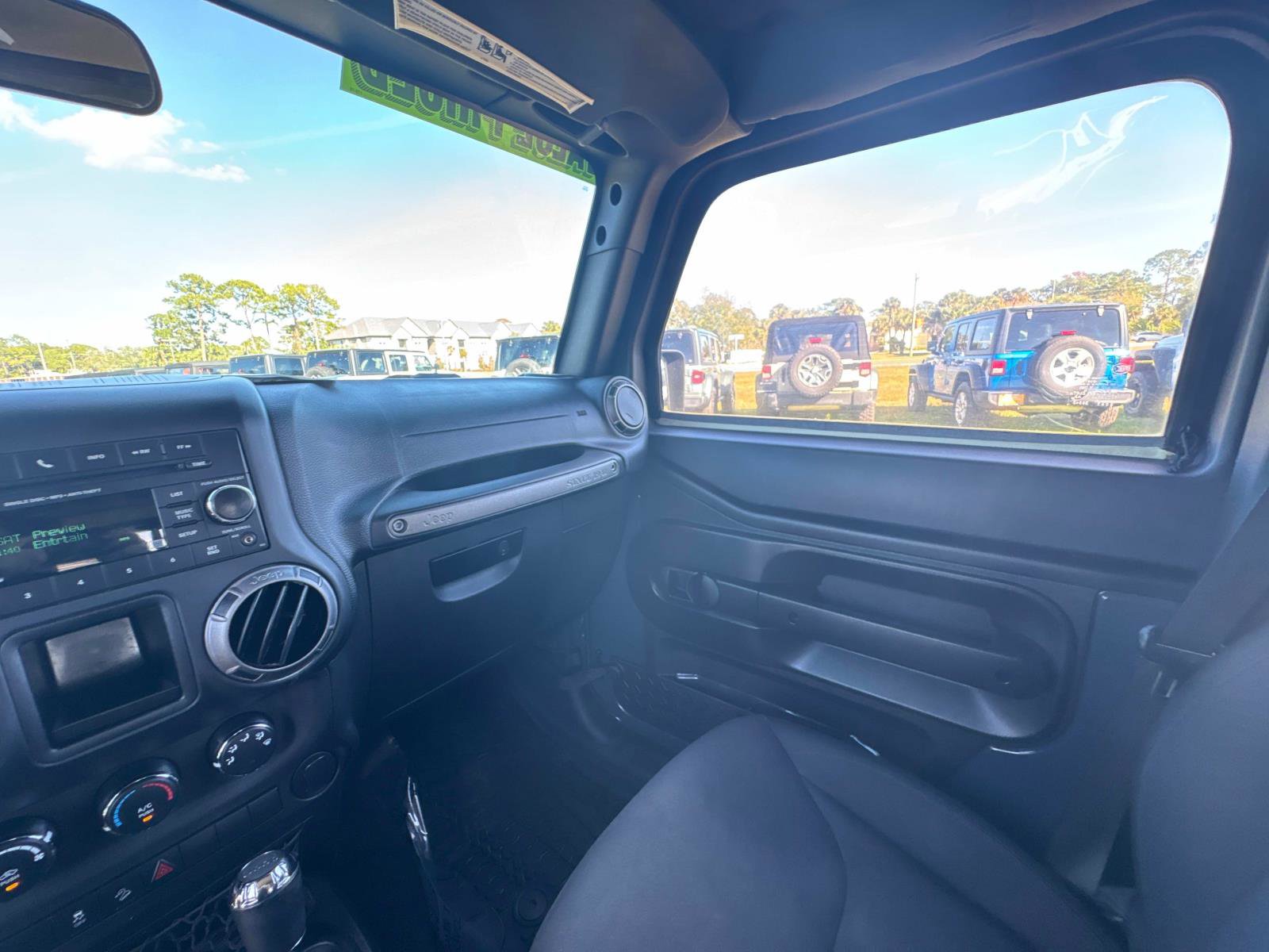 Used 2018 Jeep Wrangler Unlimited Sport w/ Connectivity Group image 26