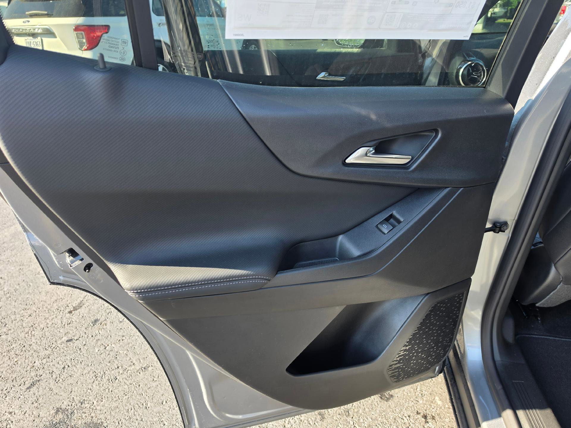 New 2026 Chevrolet Equinox LT w/ Convenience Package II FWD image 15