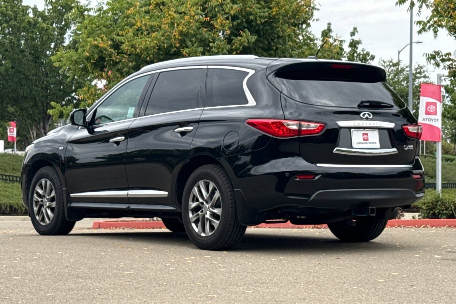Used 2015 INFINITI QX60 Luxe w/ Premium Plus Package AWD/4WD image 6