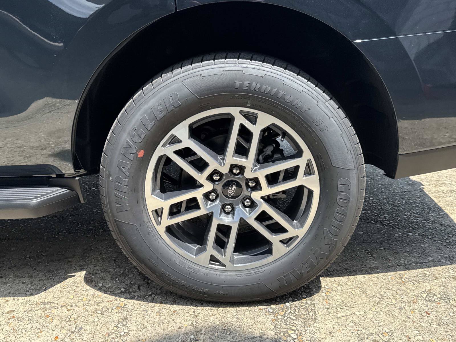 New 2026 Ford Expedition Active RWD image 3