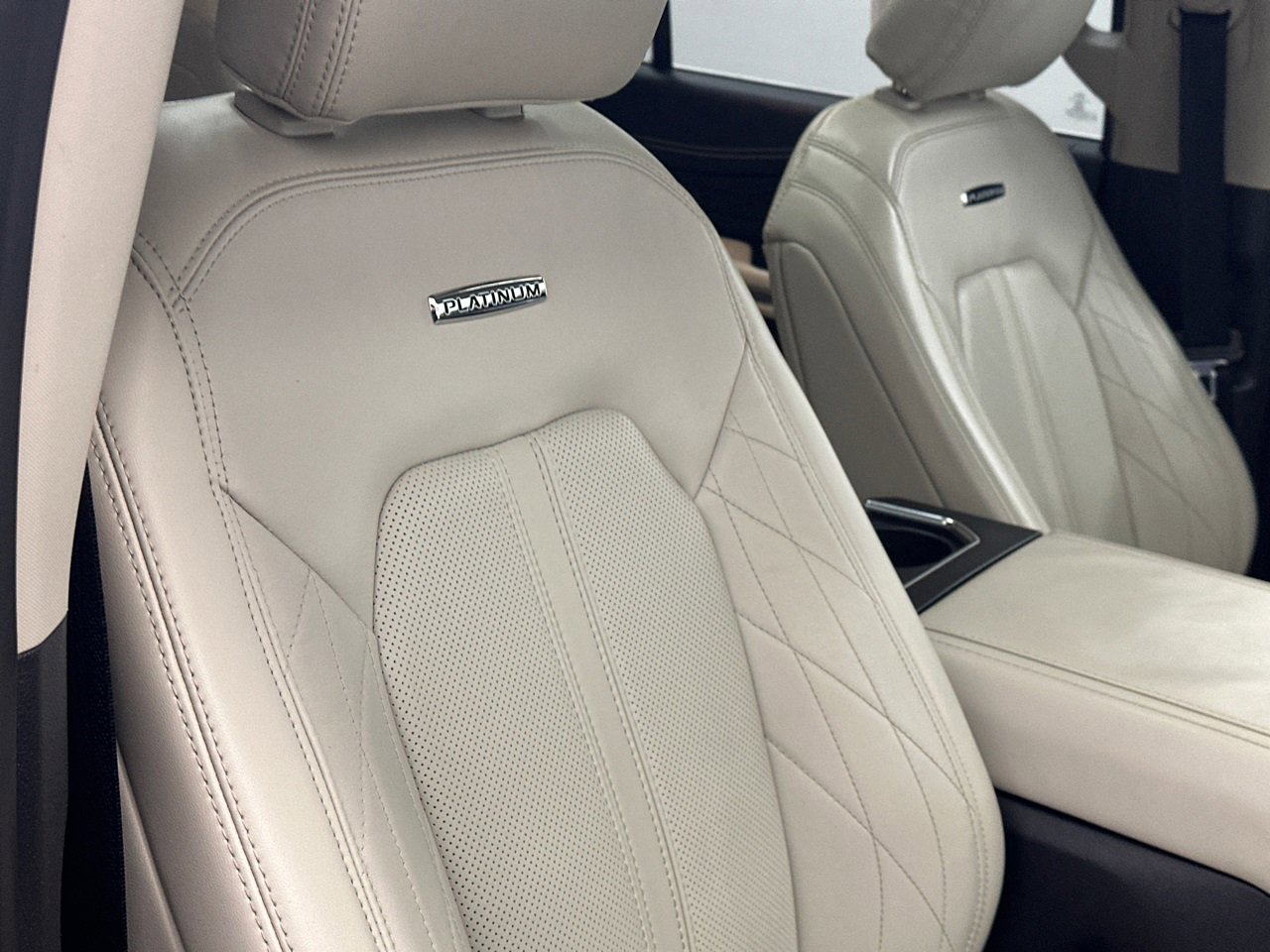 Used 2020 Ford Expedition Platinum image 13